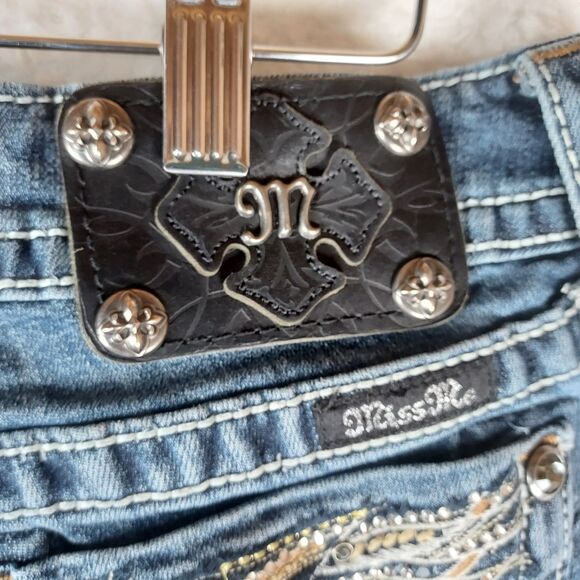 Miss Me Women’s Bermuda Jean Shorts Size 25 Medium Wash JP5724M2 Embellished - Picture 6 of 12